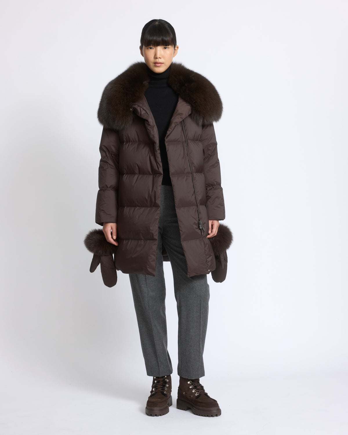 Long belted down jacket in waterproof technical fabric with fox fur trim - Yves Salomon - New Fall/Winter Collection