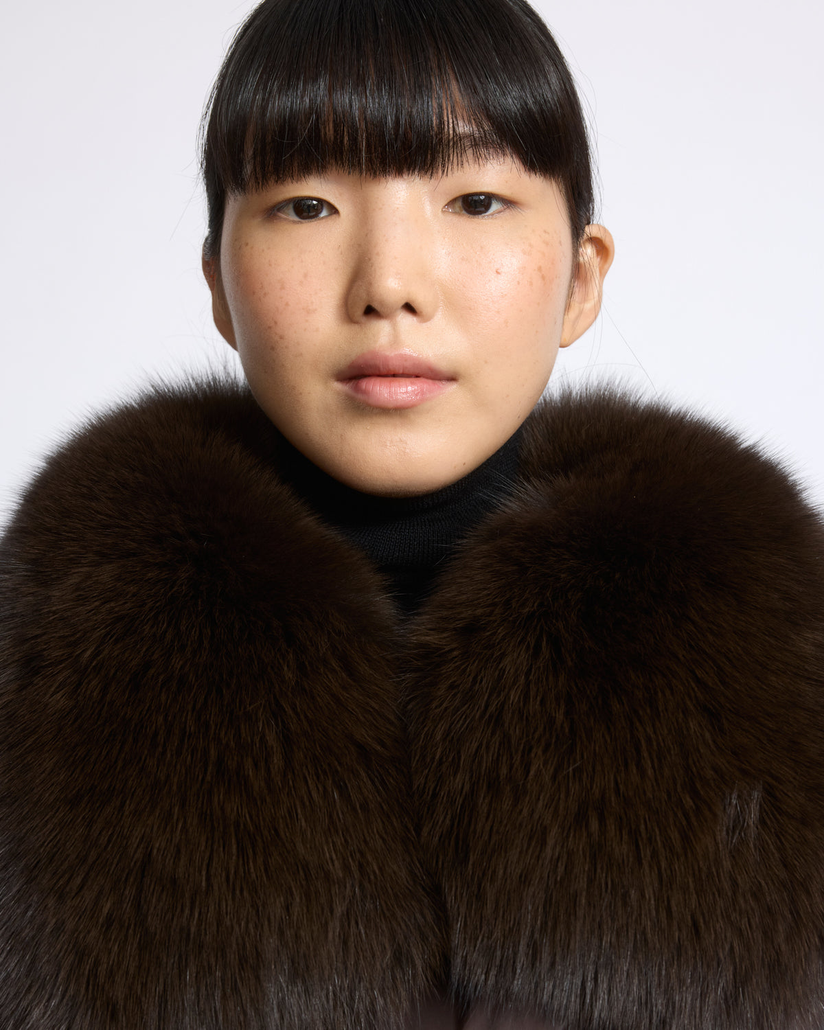 Long belted down jacket in waterproof technical fabric with fox fur trim - Yves Salomon - New Fall/Winter Collection