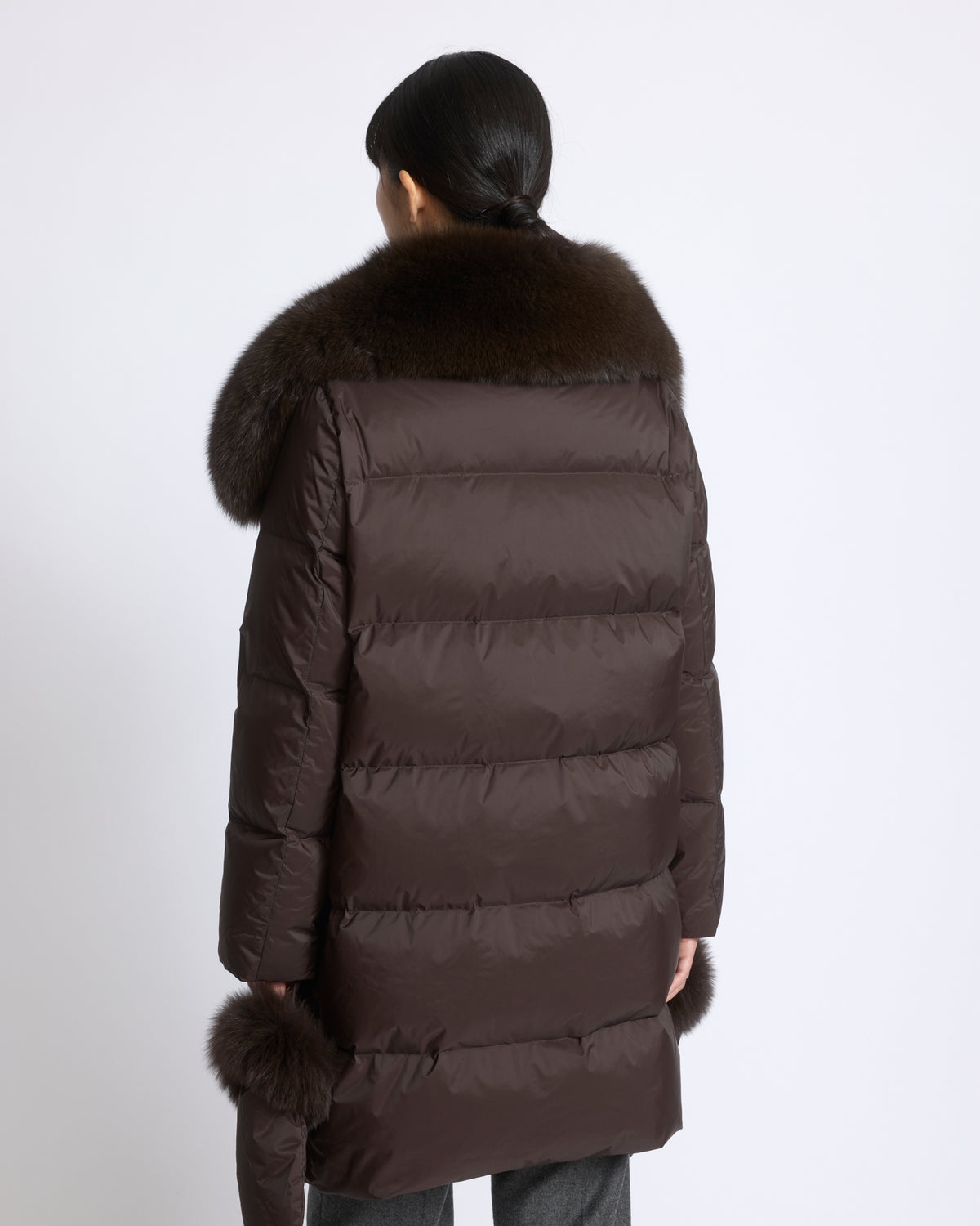 Long belted down jacket in waterproof technical fabric with fox fur trim - Yves Salomon - New Fall/Winter Collection