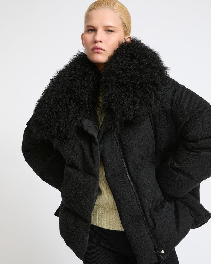 Down jacket in Loro Piana cashmere fabric with long curly lambskin collar - Yves Salomon - New Fall Winter Collection