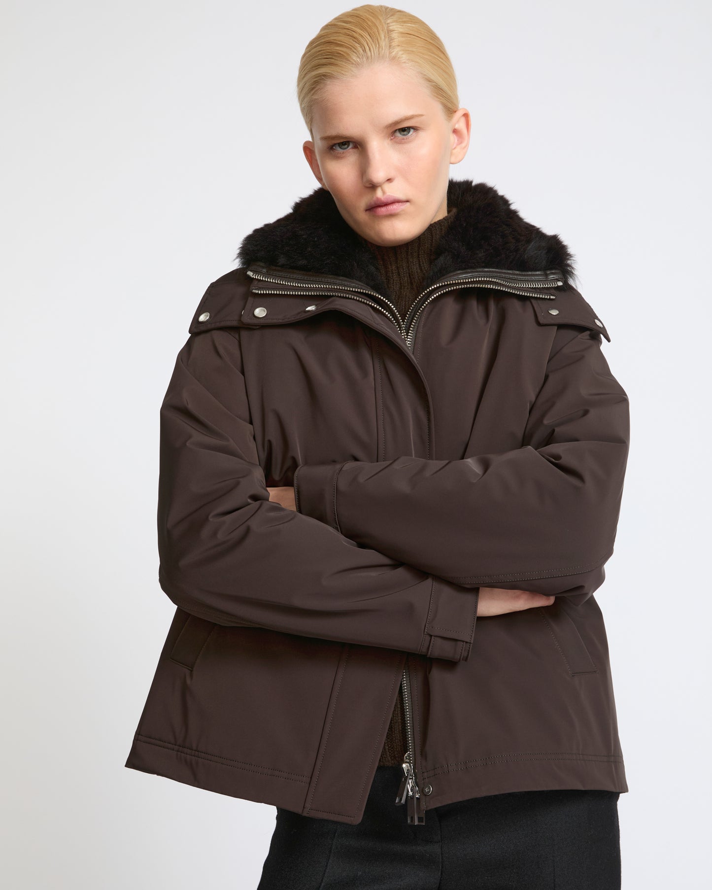 Short hooded parka in waterproof technical fabric with lambskin shearling - Yves Salomon - New Fall Winter Collection
