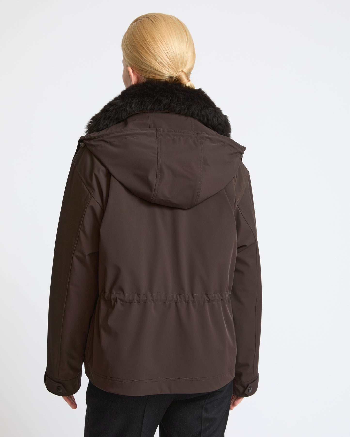 Short hooded parka in waterproof technical fabric with lambskin shearling - Yves Salomon - New Fall Winter Collection