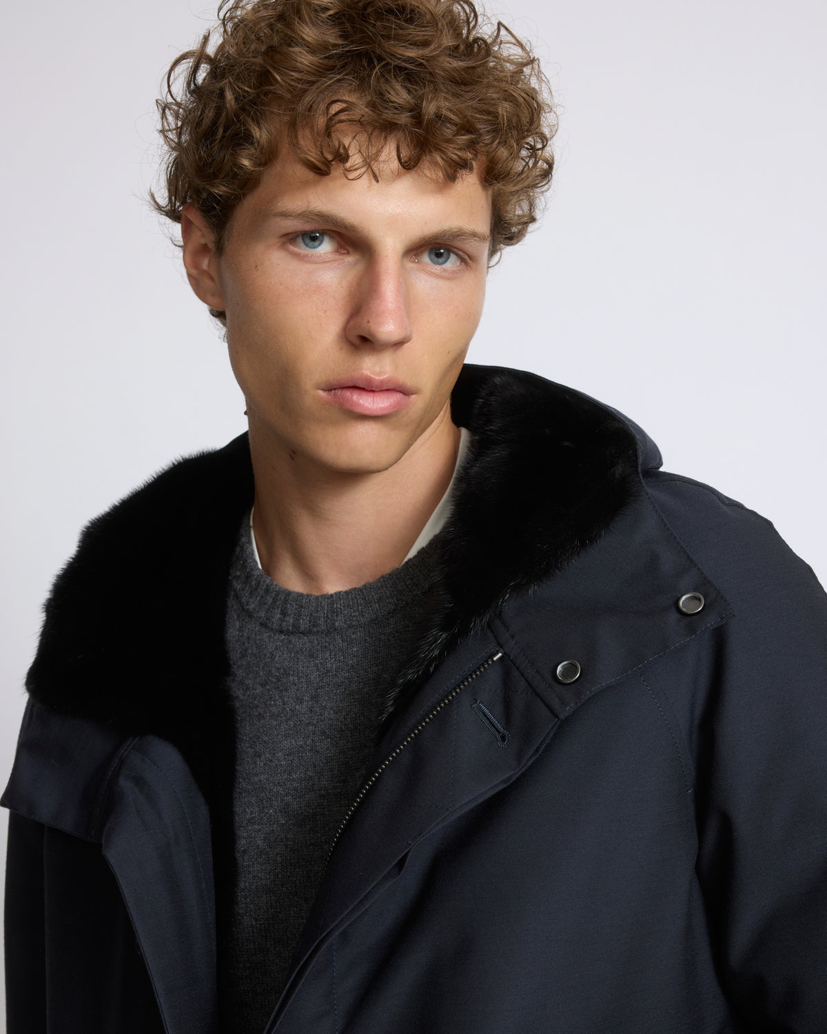 Short parka in waterproof wool-blend technical fabric with long-haired mink fur trim - Yves Salomon - New Fall/Winter Collection