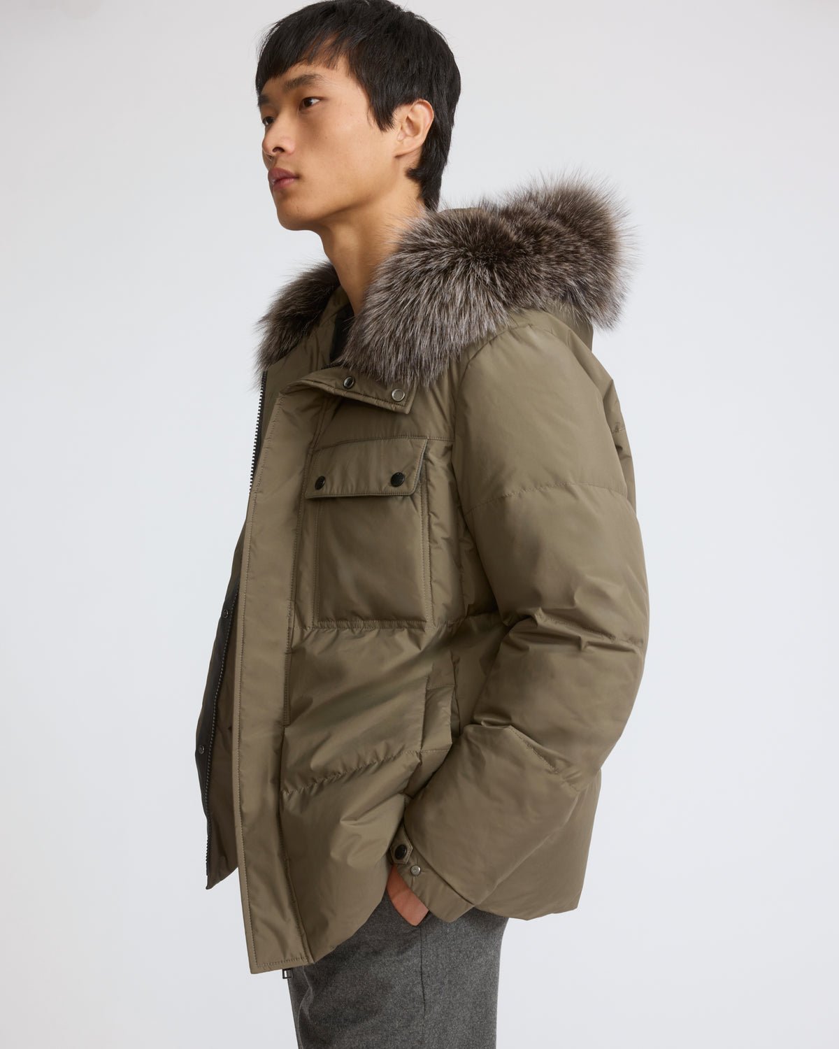 Short down jacket in technical fabric with fox fur trim - Yves Salomon - New Fall/Winter Collection