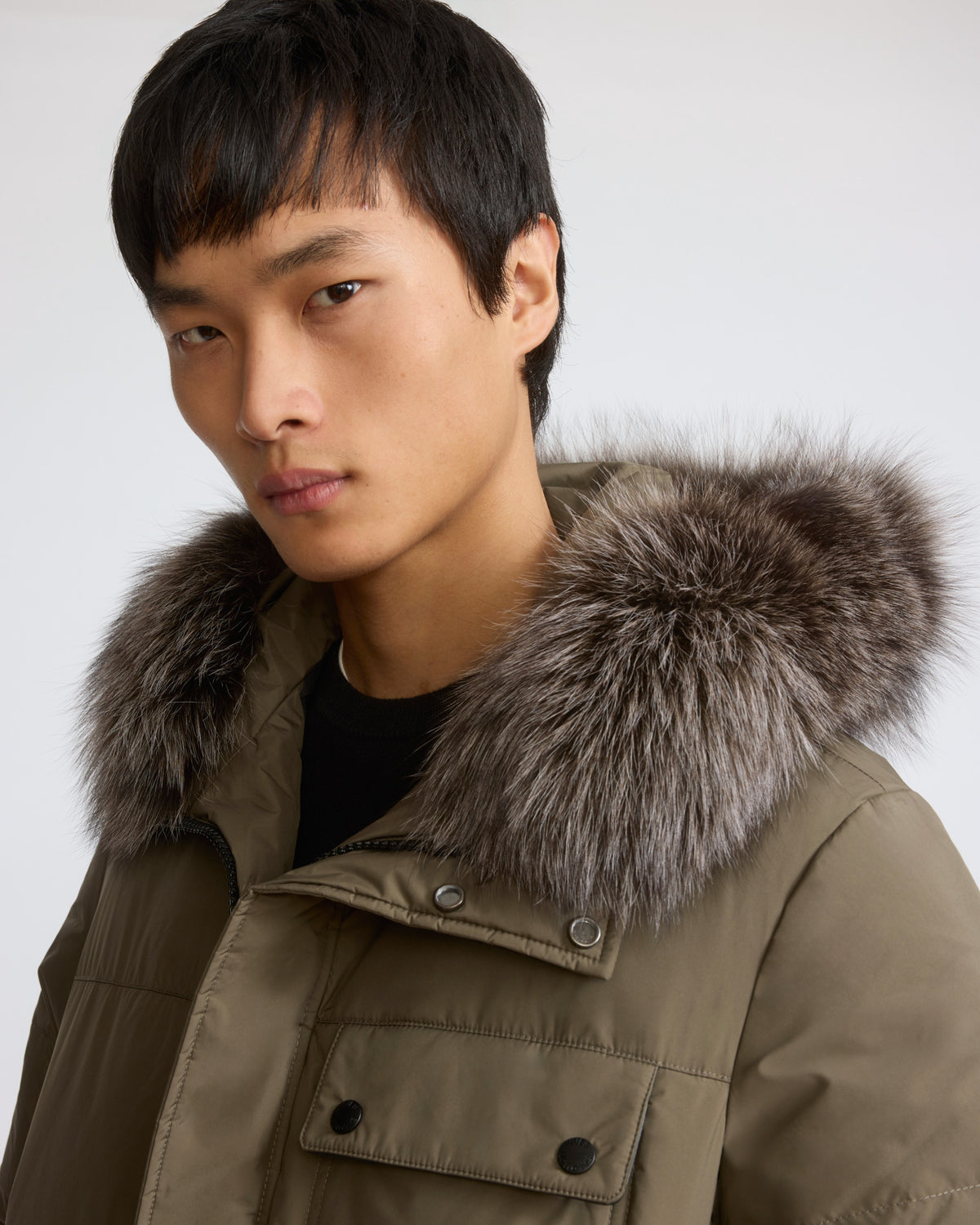 Short down jacket in technical fabric with fox fur trim - Yves Salomon - New Fall/Winter Collection