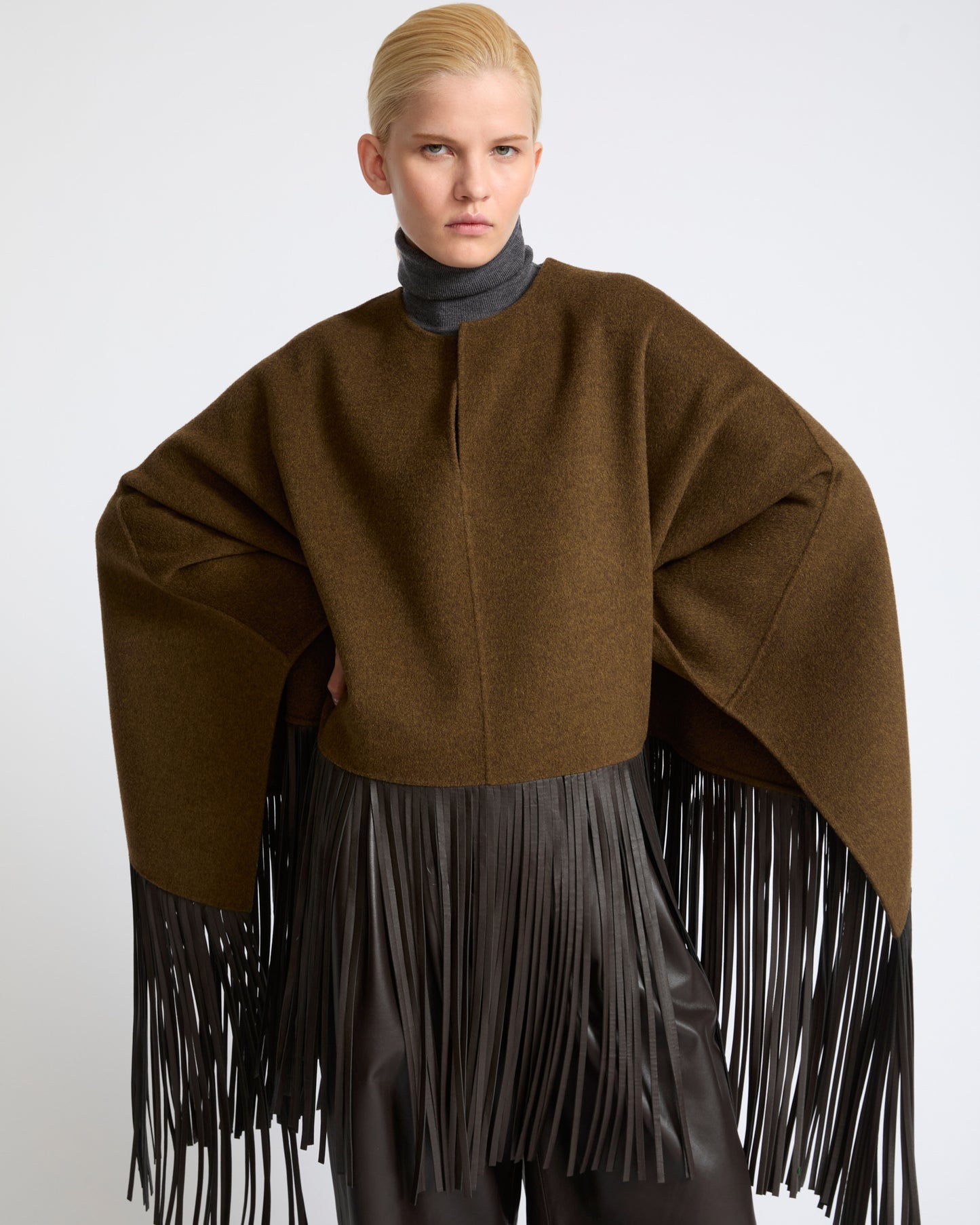 Double face wool and cashmere cape with lambskin leather fringes - Yves Salomon - New Fall Winter Collection