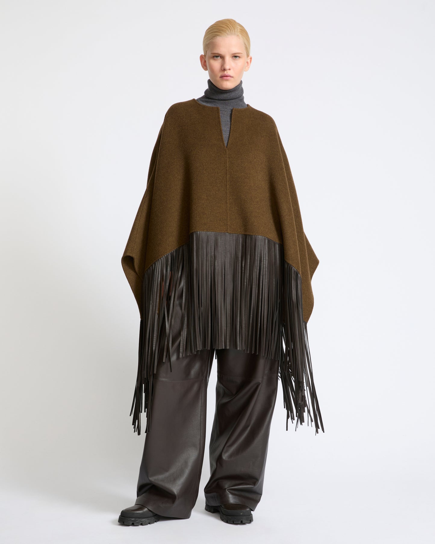 Double face wool and cashmere cape with lambskin leather fringes - Yves Salomon - New Fall Winter Collection
