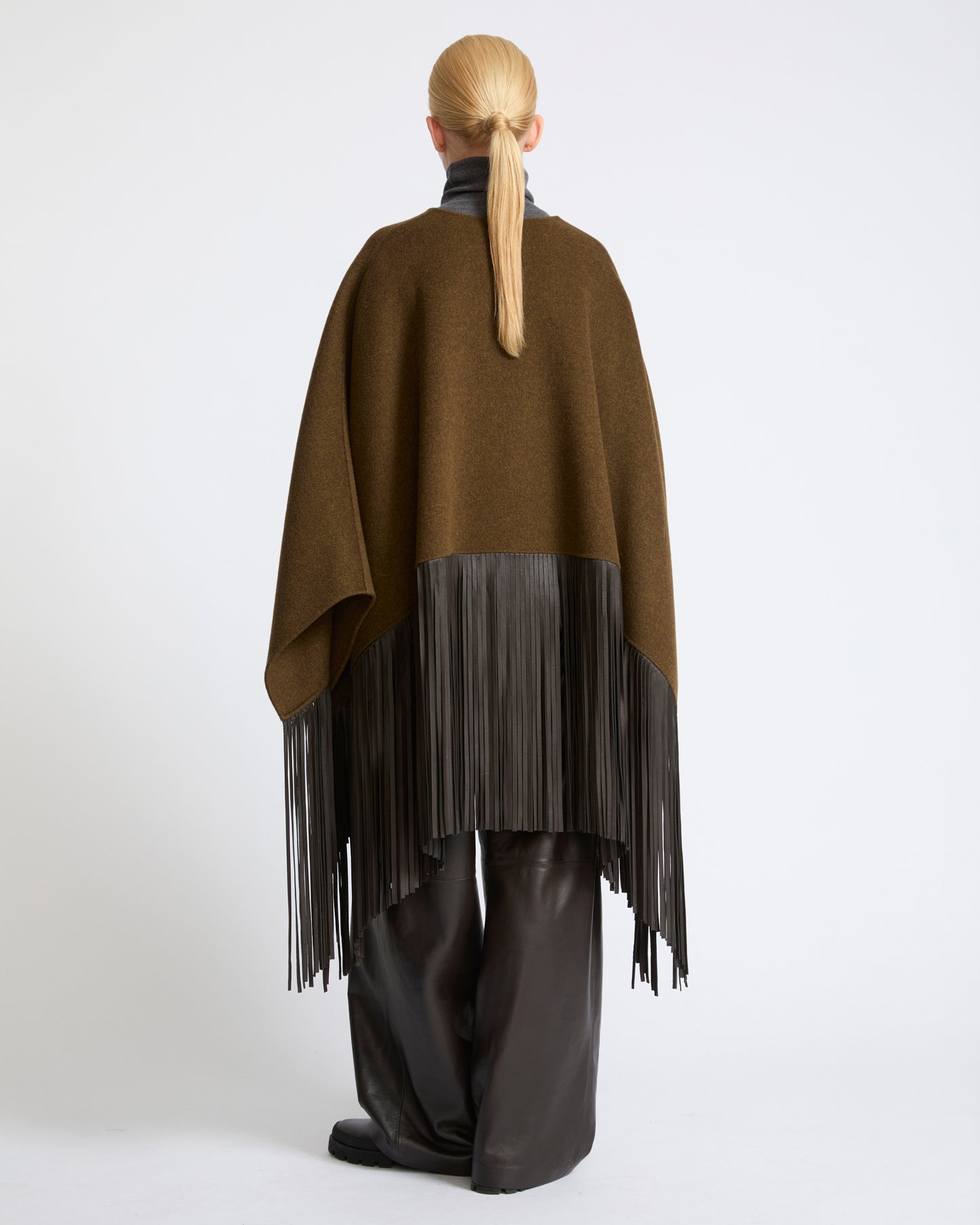 Double face wool and cashmere cape with lambskin leather fringes - Yves Salomon - New Fall Winter Collection
