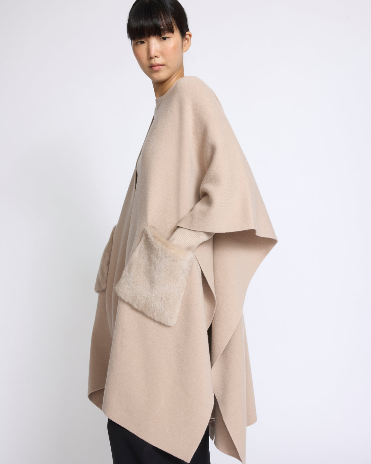 Merino knit poncho with mink fur - Yves Salomon - New Fall/Winter Collection