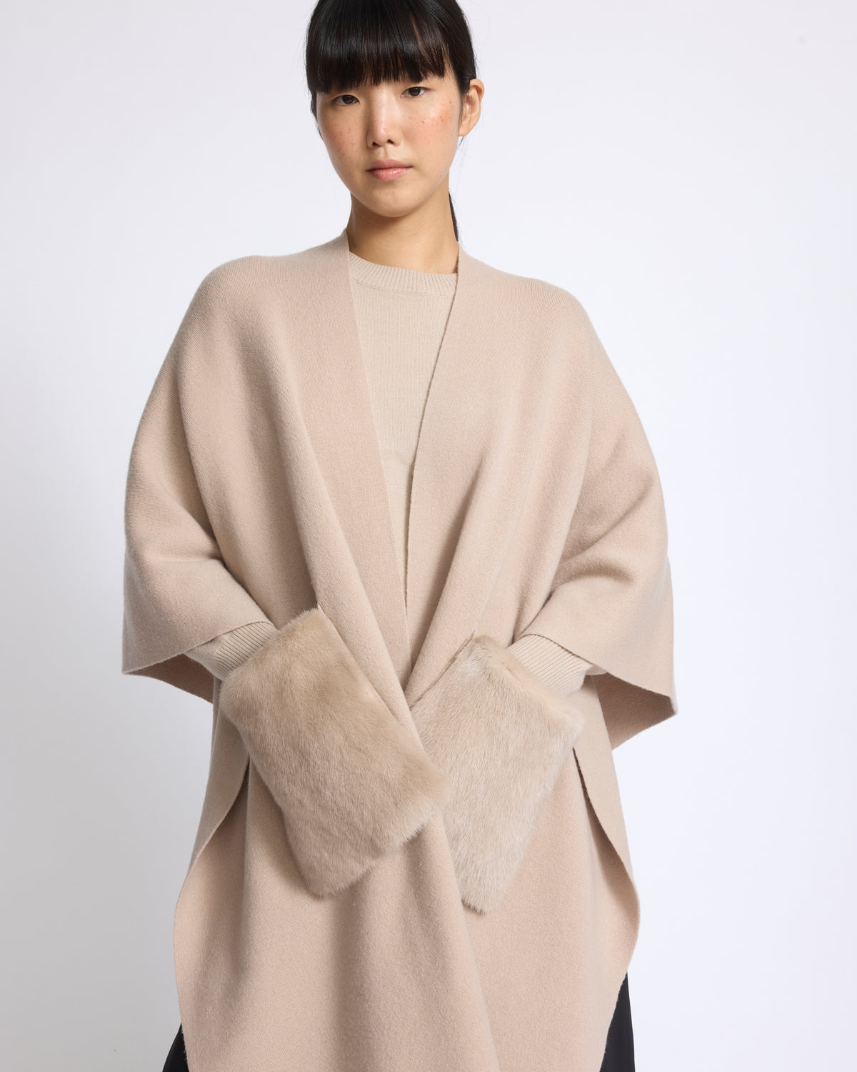 Merino knit poncho with mink fur - Yves Salomon - New Fall/Winter Collection