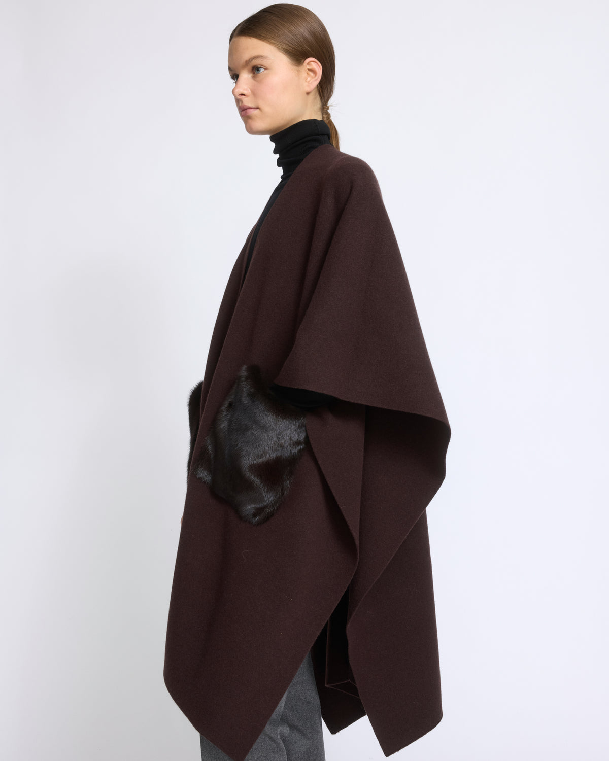 Merino knit poncho with mink fur - Yves Salomon - New Fall/Winter Collection