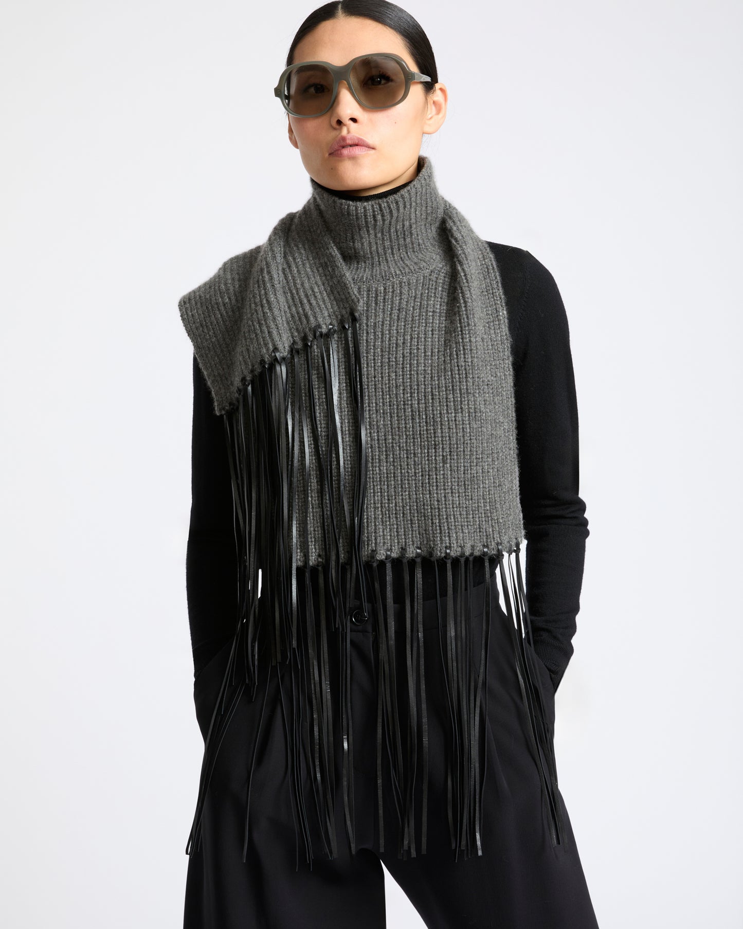 100% cashmere knit bib with leather fringes - Yves Salomon - New Fall Winter Collection