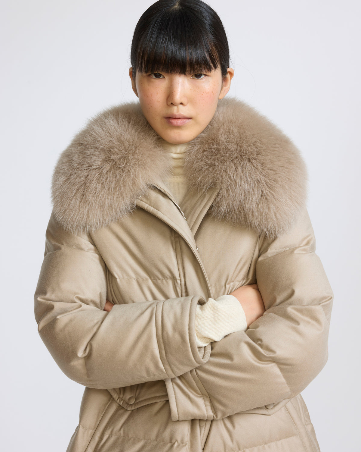 Long straight down jacket with detachable fox fur collar - Yves Salomon - New Fall/Winter Collection