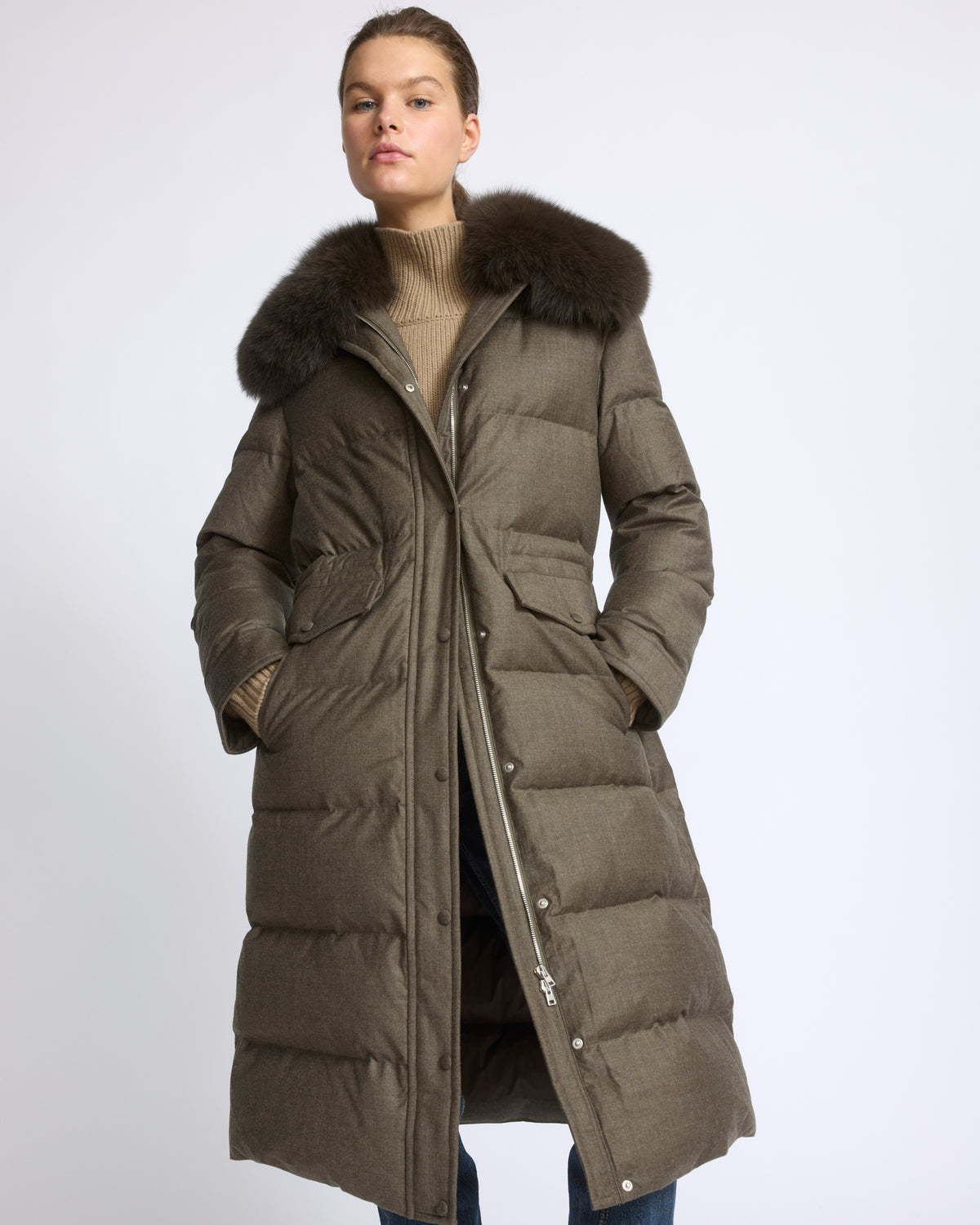 Long straight down jacket with detachable fox fur collar - Yves Salomon - New Fall/Winter Collection