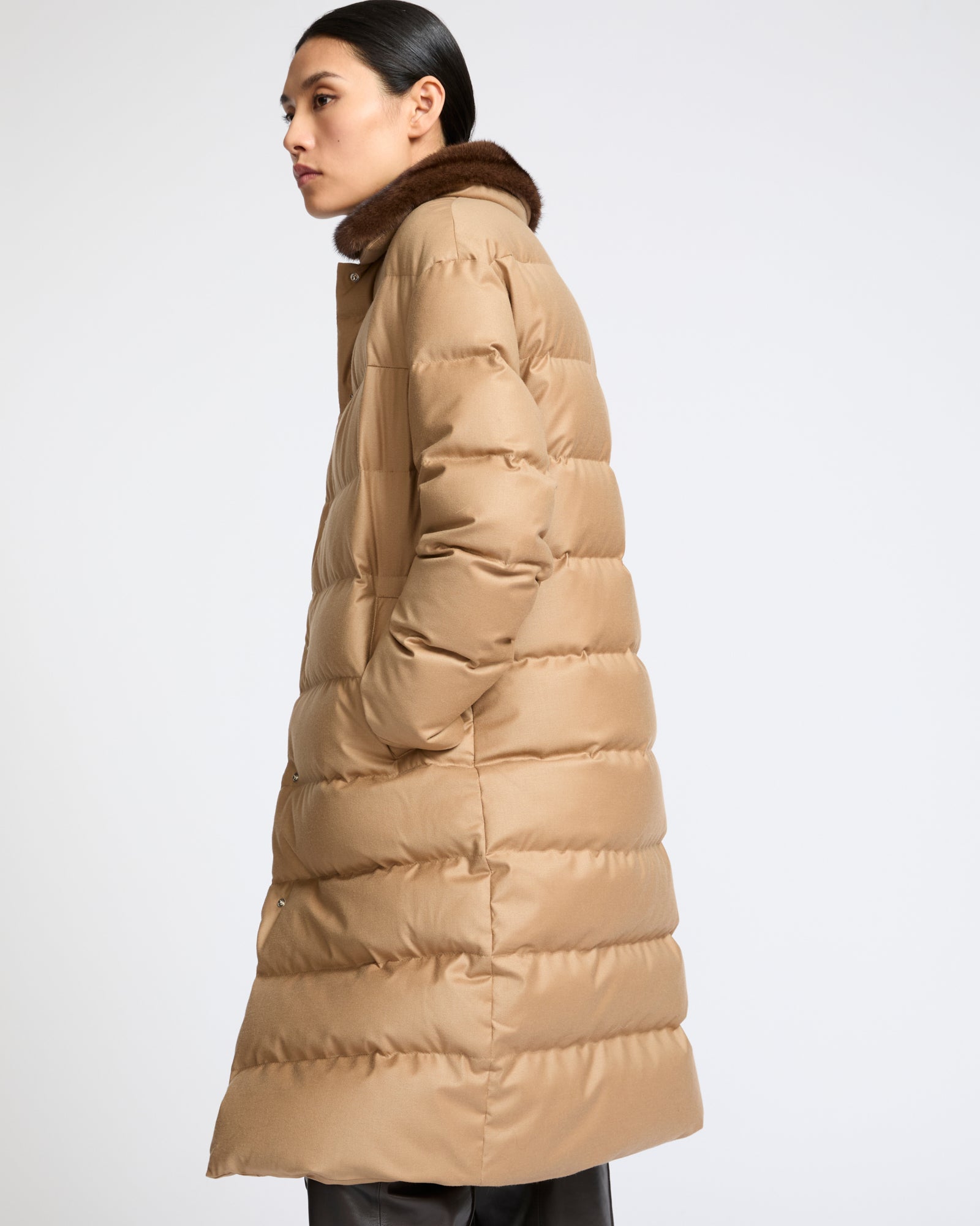 Long down jacket in Loro Piana fabric with detachable mink fur collar - Yves Salomon - New Fall Winter Collection