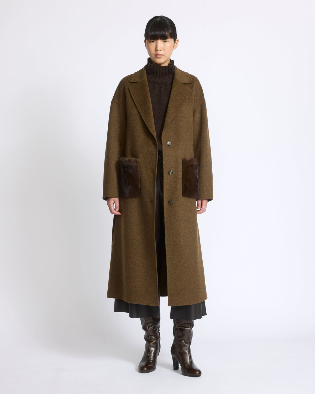 Long double-sided wool and cashmere coat with mink fur pockets - Yves Salomon - New Fall/Winter Collection