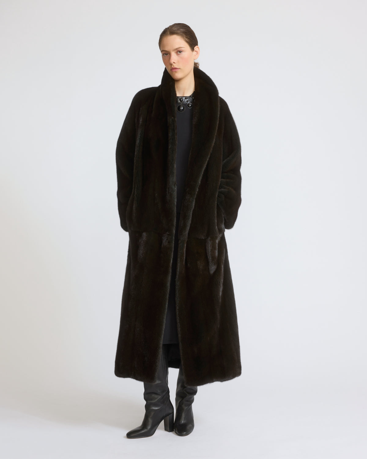 Long belted coat in long-haired mink fur with a shawl collar - Yves Salomon - New Fall/Winter Collection