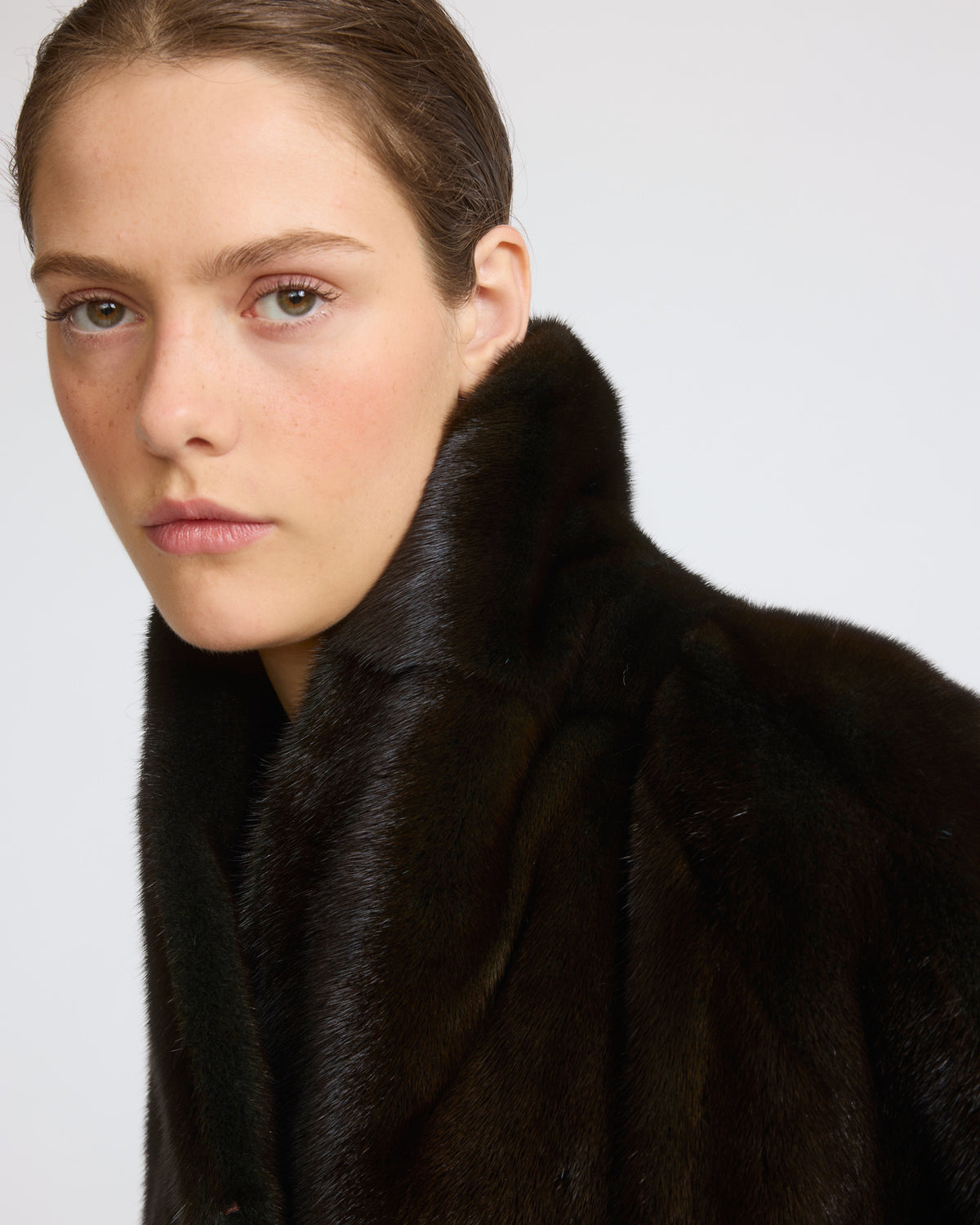 Long belted coat in long-haired mink fur with a shawl collar - Yves Salomon - New Fall/Winter Collection