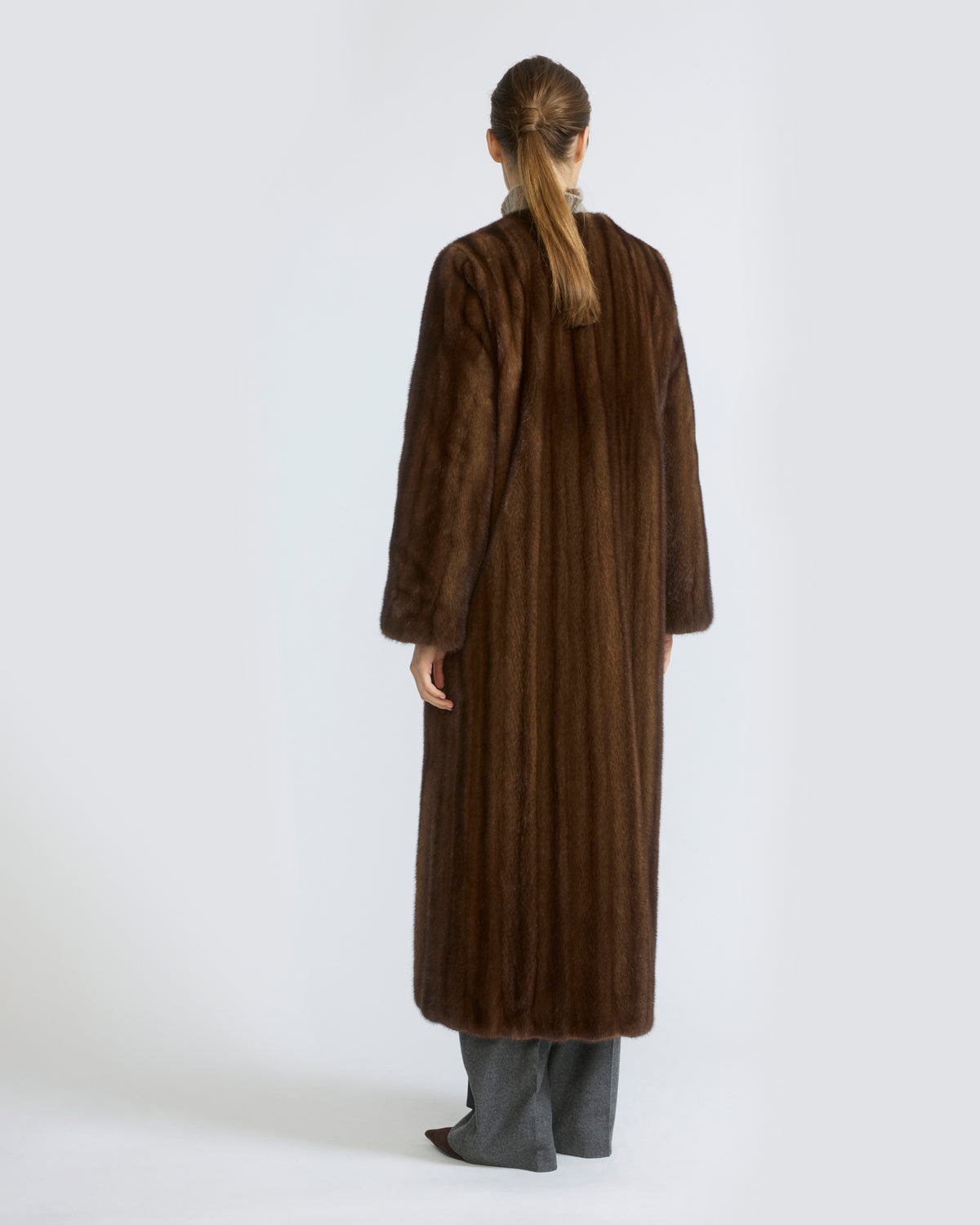 Maxi coat in long-haired straightened mink fur - Yves Salomon - New Fall/Winter Collection