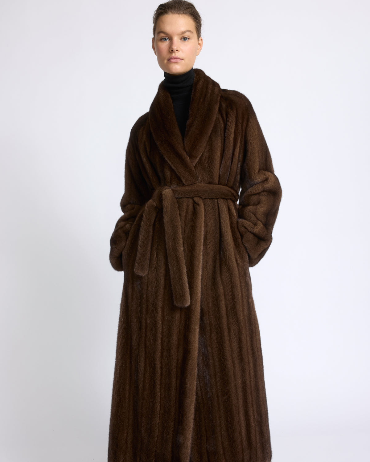 Belted maxi coat in long-haired straightened mink fur - Yves Salomon - New Fall/Winter Collection
