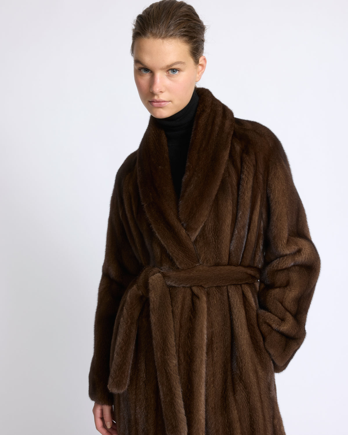 Belted maxi coat in long-haired straightened mink fur - Yves Salomon - New Fall/Winter Collection
