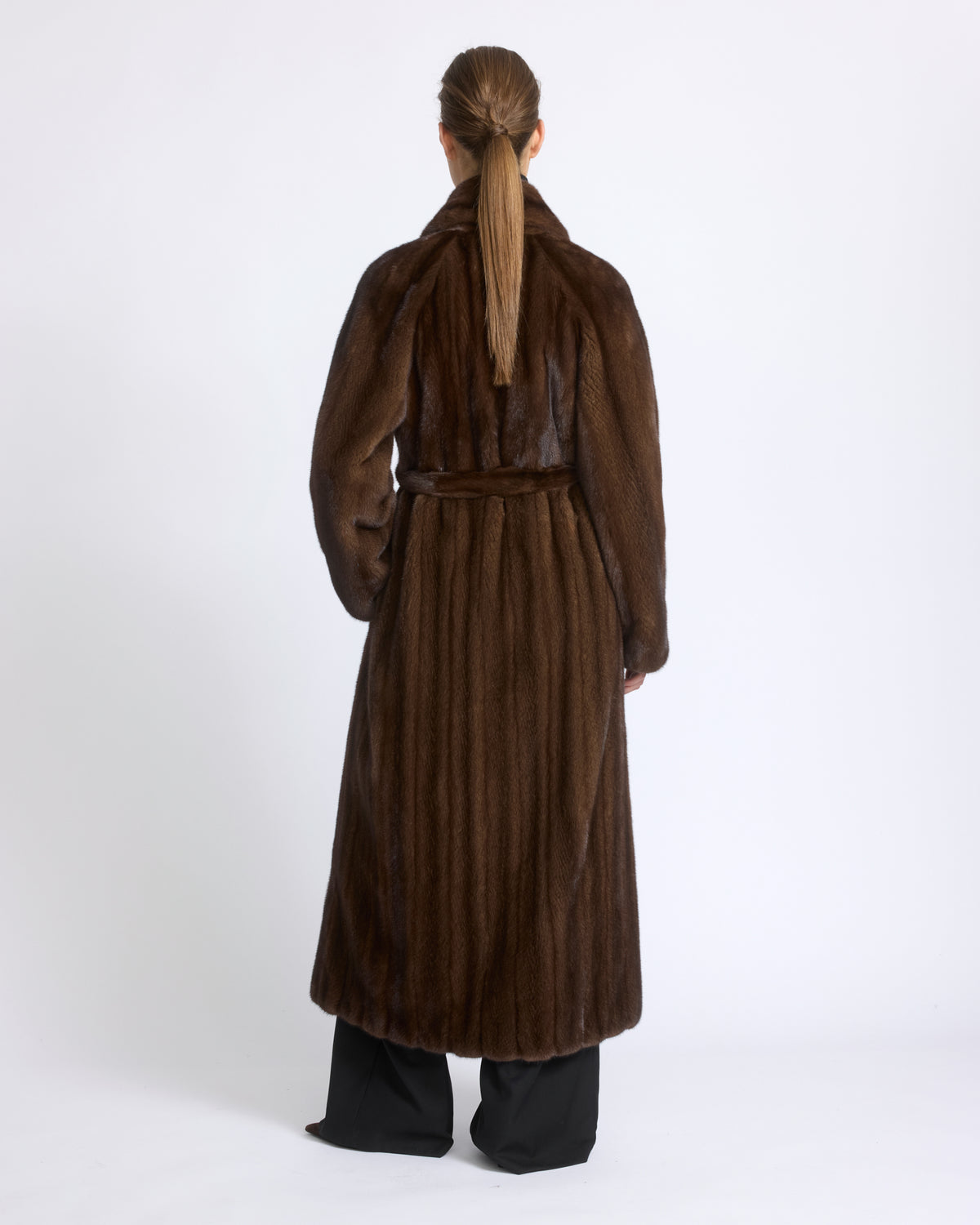 Belted maxi coat in long-haired straightened mink fur - Yves Salomon - New Fall/Winter Collection