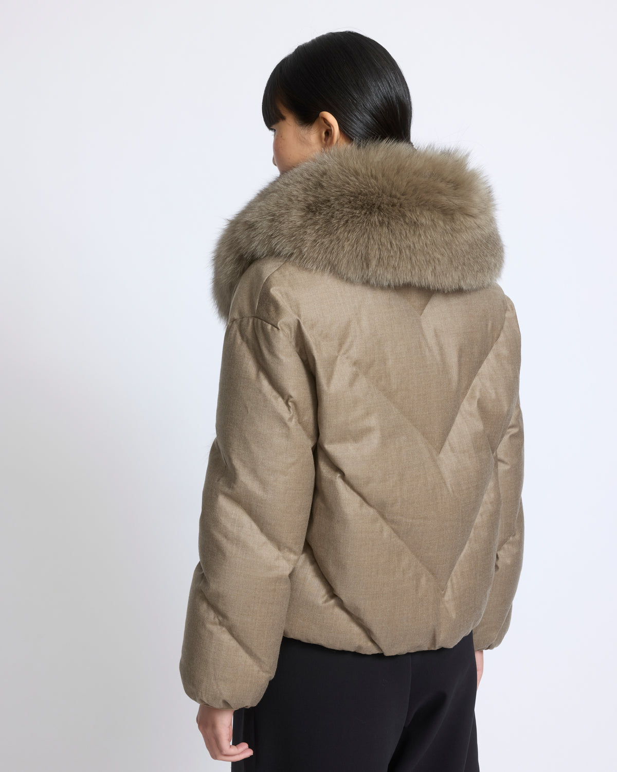 Short double breasted down jacket in technical Loro Piana flannel with detachable fox fur collar - Yves Salomon - New Fall/Winter Collection