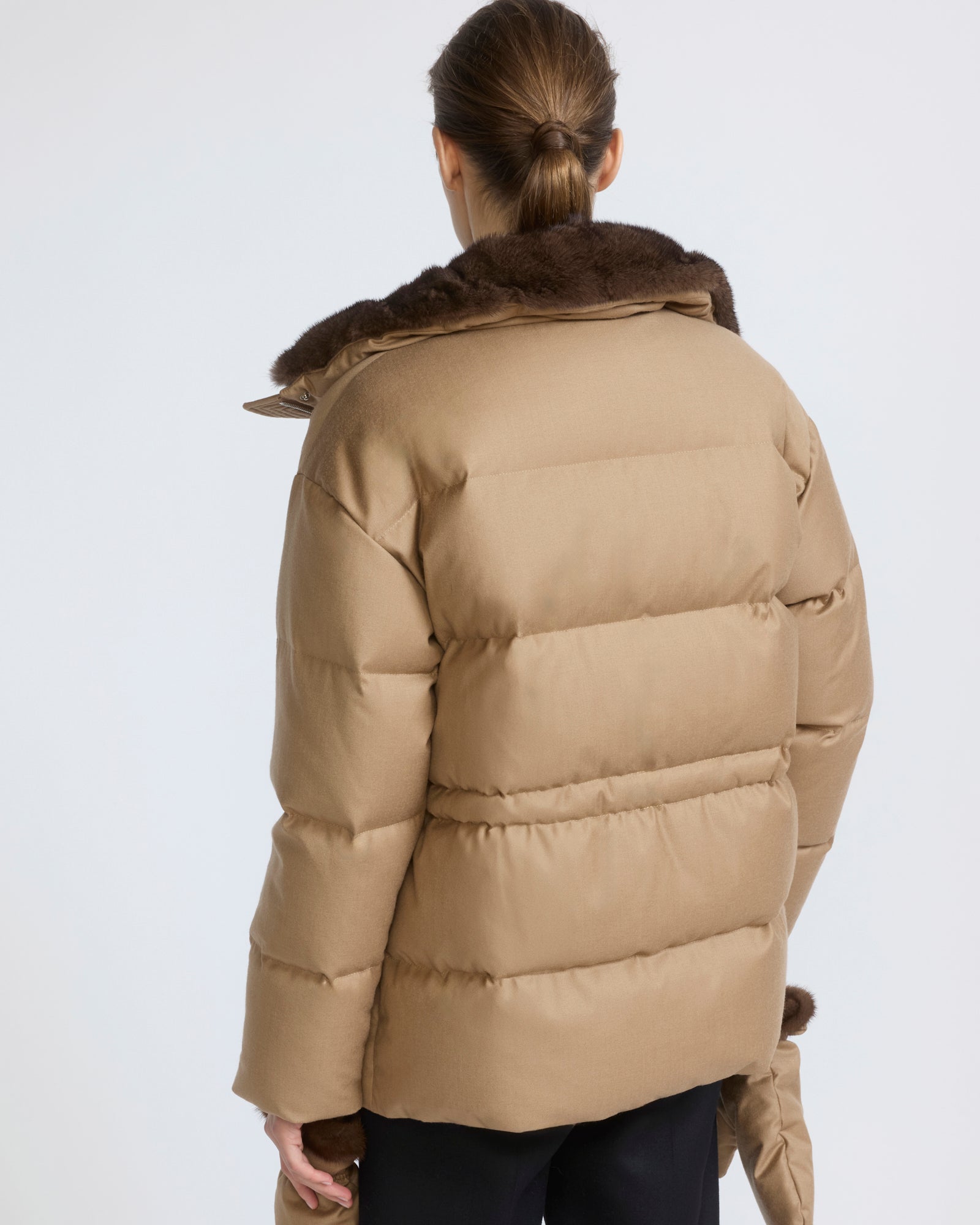 Fitted down jacket in Loro Piana flannel with mink fur collar and mittens - Yves Salomon - New Fall/Winter Collection