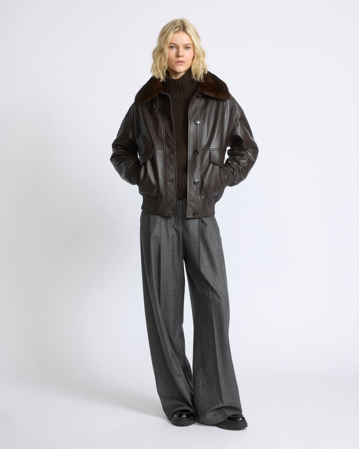 Short lambskin leather jacket with detachable mink fur collar - Yves Salomon - New Fall/Winter Collection