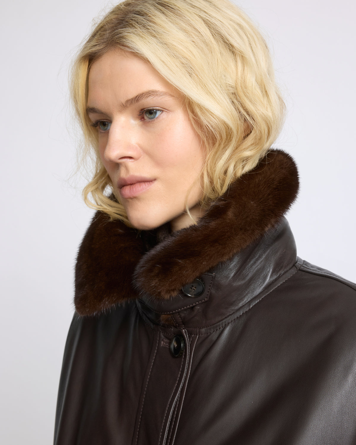 Short lambskin leather jacket with detachable mink fur collar - Yves Salomon - New Fall/Winter Collection