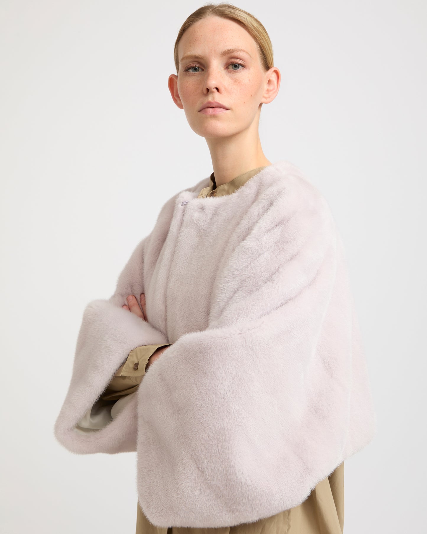 Short cape in long-haired mink fur