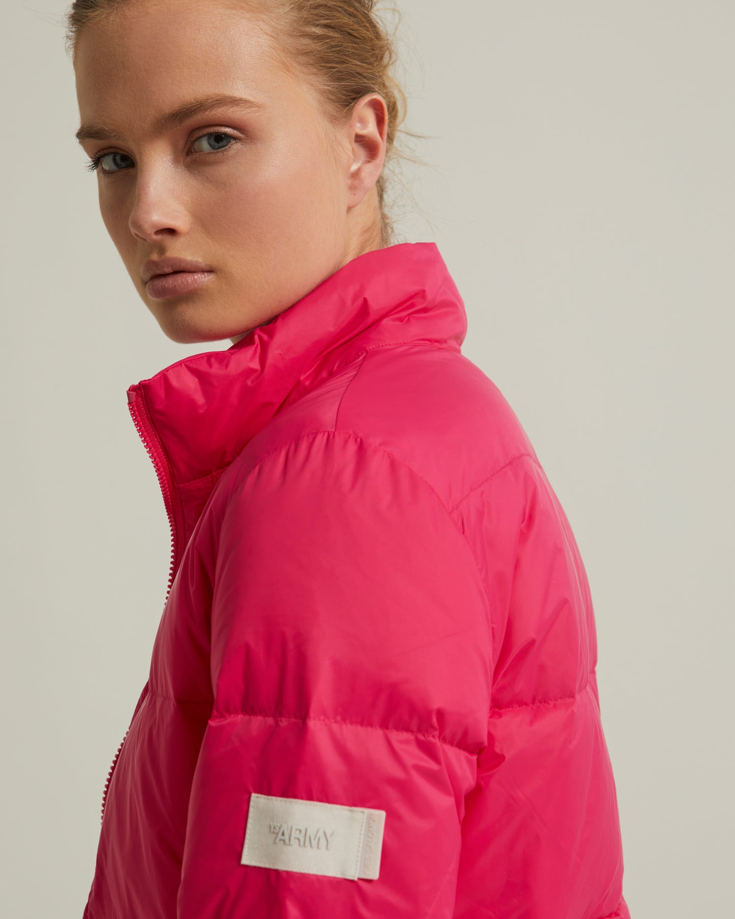 Black Friday 2025- Short and foldable light down jacket with integrated transport pocket - pink -Yves Salomon
