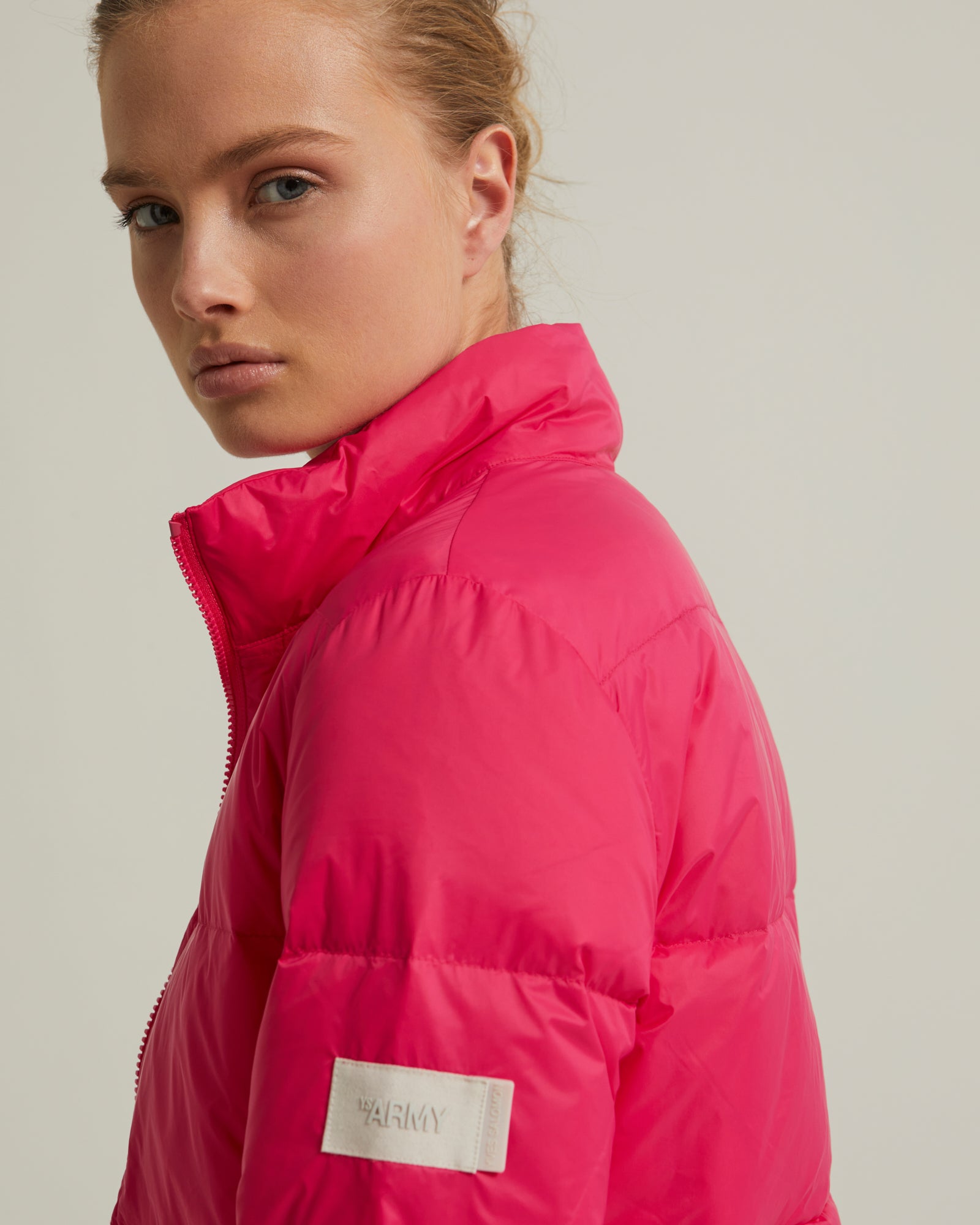 Black Friday 2025- Short and foldable light down jacket with integrated transport pocket - pink -Yves Salomon